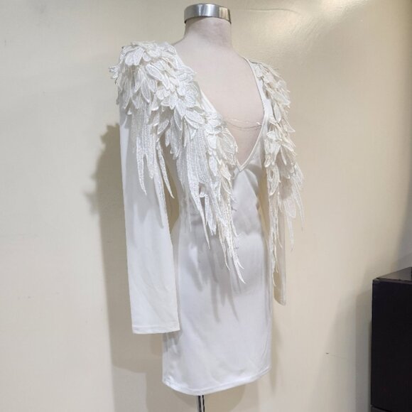 💥STUNNING!💥3D Embroidered Lace Appliqué "Angel Wings" Dress in White - Picture 7 of 16